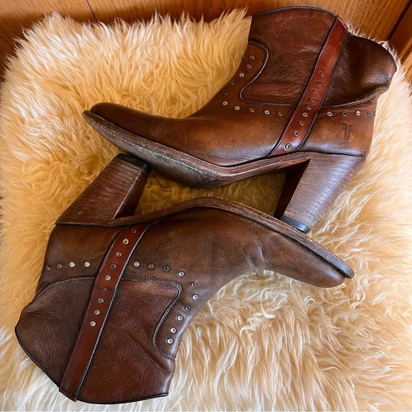 Frye Studded Brown Leather Ankle Booties Sz-8 - Picture 5 of 9